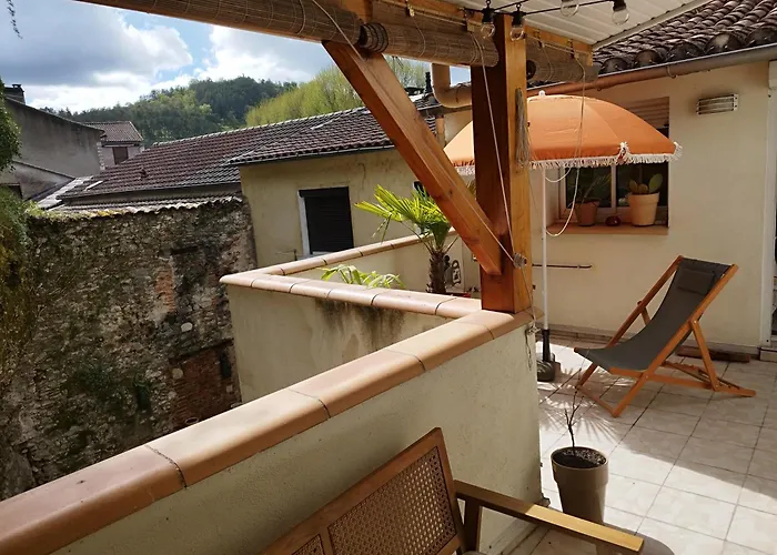 Par Saint Georges ! 公寓