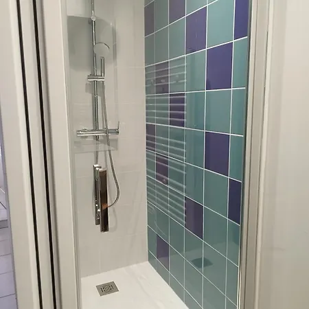 Par Saint Georges ! Apartament