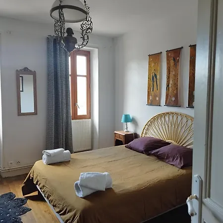 Par Saint Georges ! Apartament Cahors