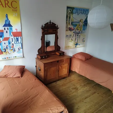 Par Saint Georges ! Apartament