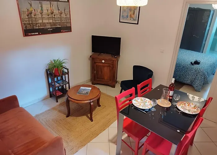 Par Saint Georges ! Καόρ