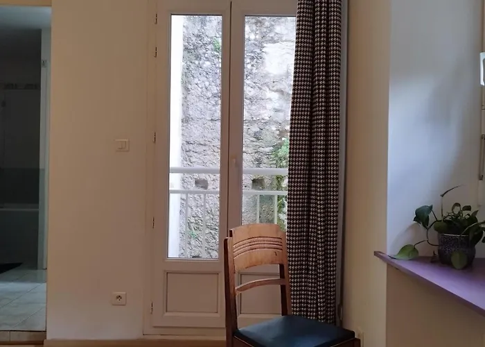 Par Saint Georges ! Appartamento