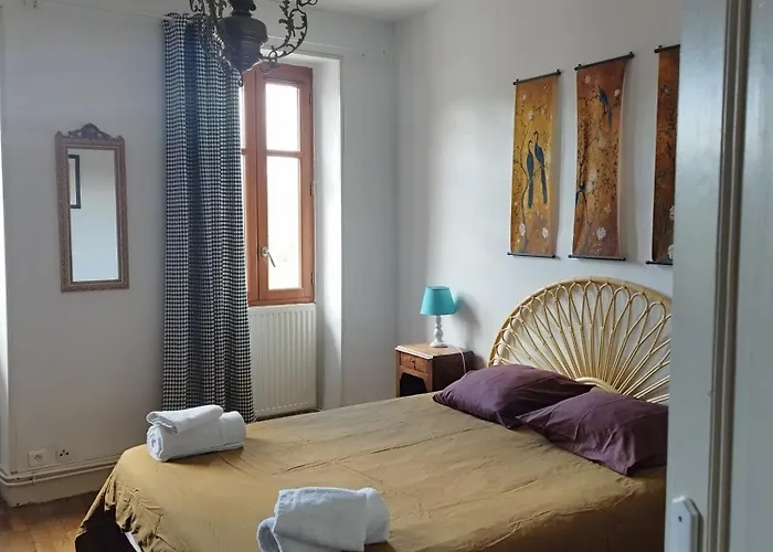 Par Saint Georges ! Διαμέρισμα Καόρ